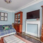 Classic House & Garden 25Mins From Central Museums