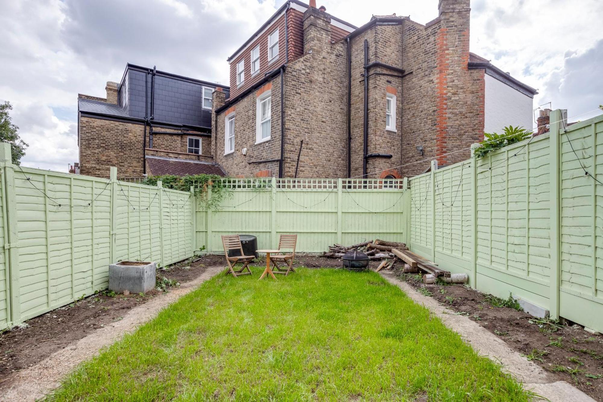 Classic House & Garden 25mins From Museums