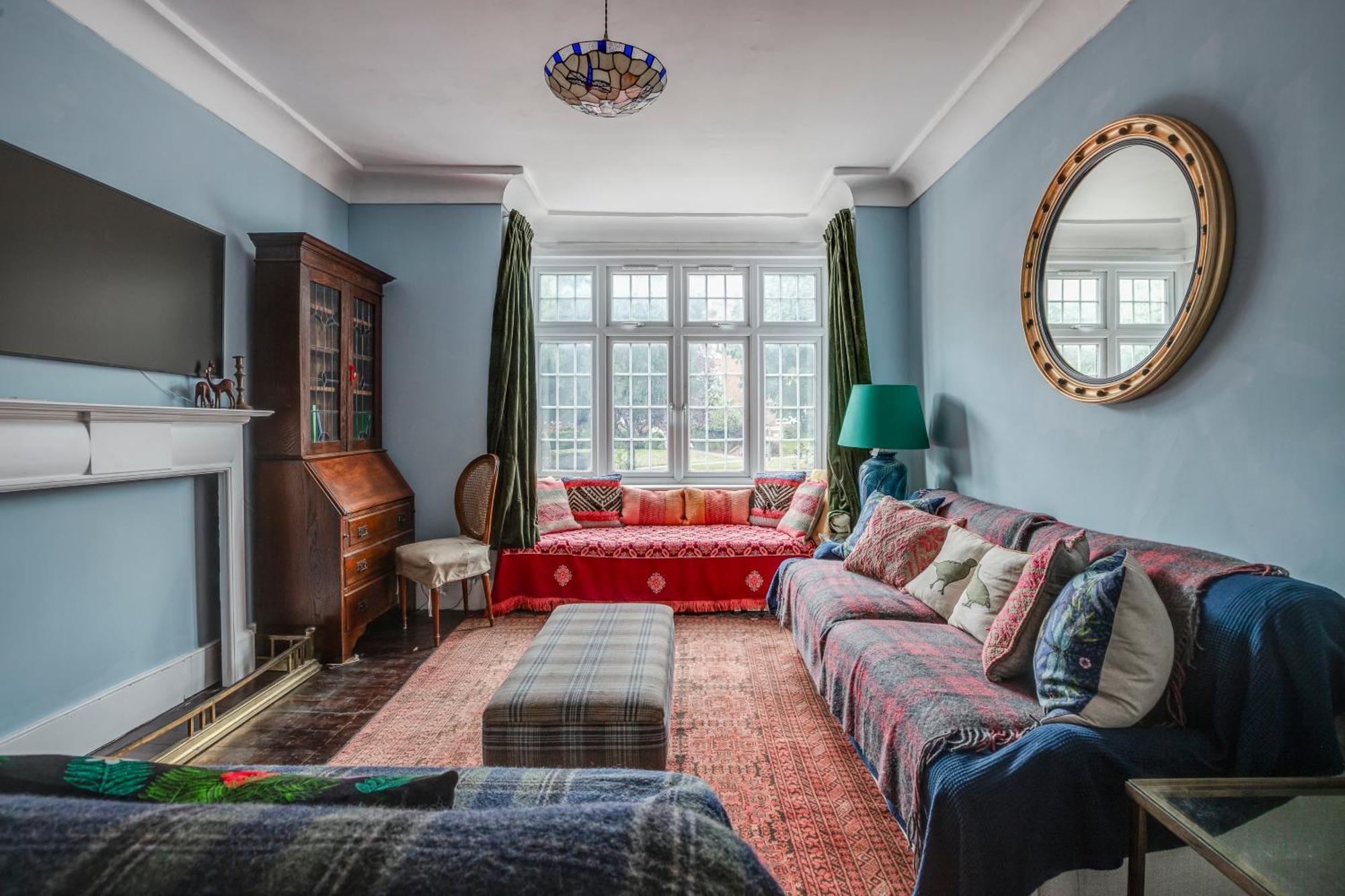 Classic House & Garden 25mins From Museums Londra