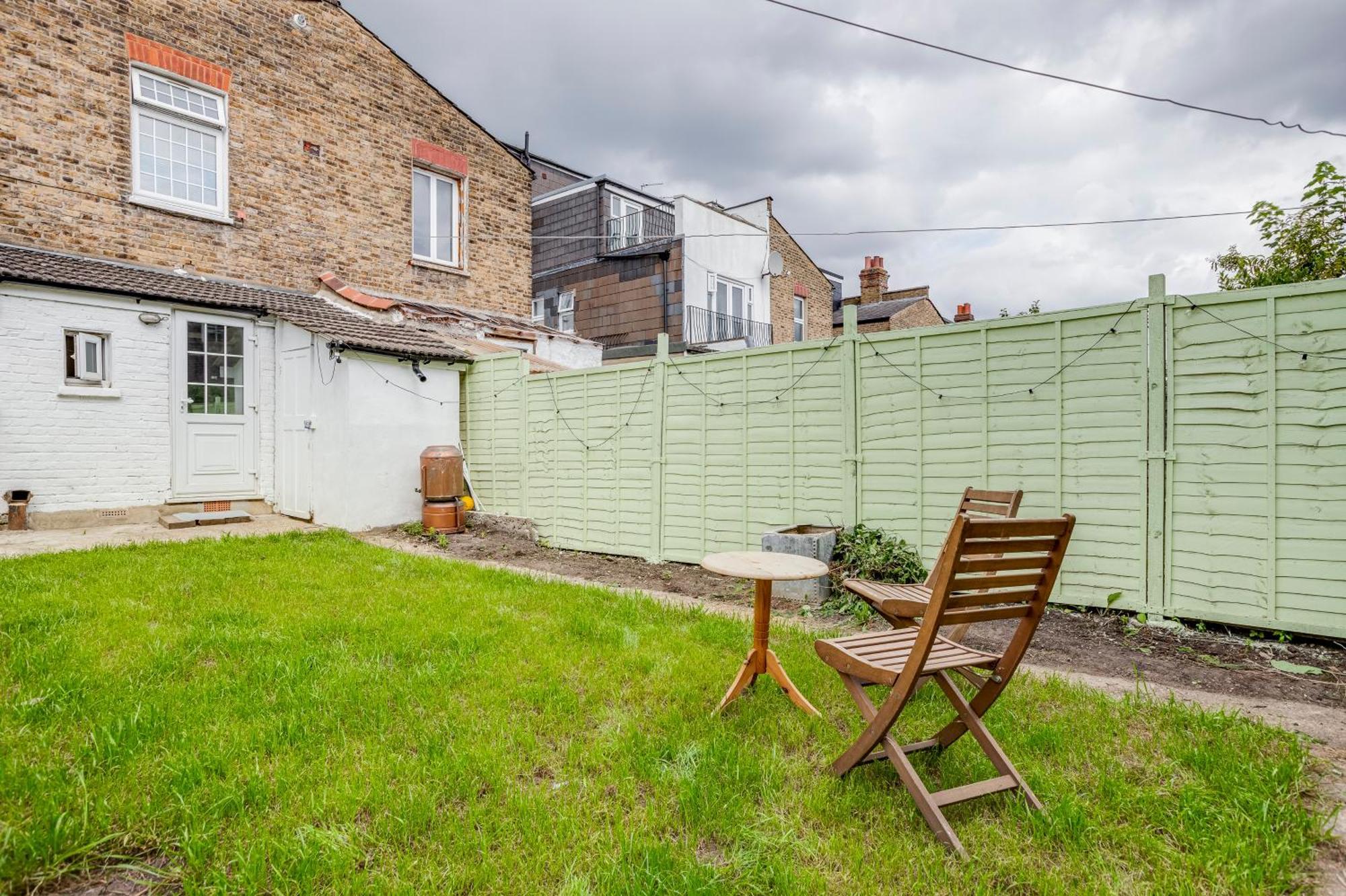 Classic House & Garden 25mins From Museums
