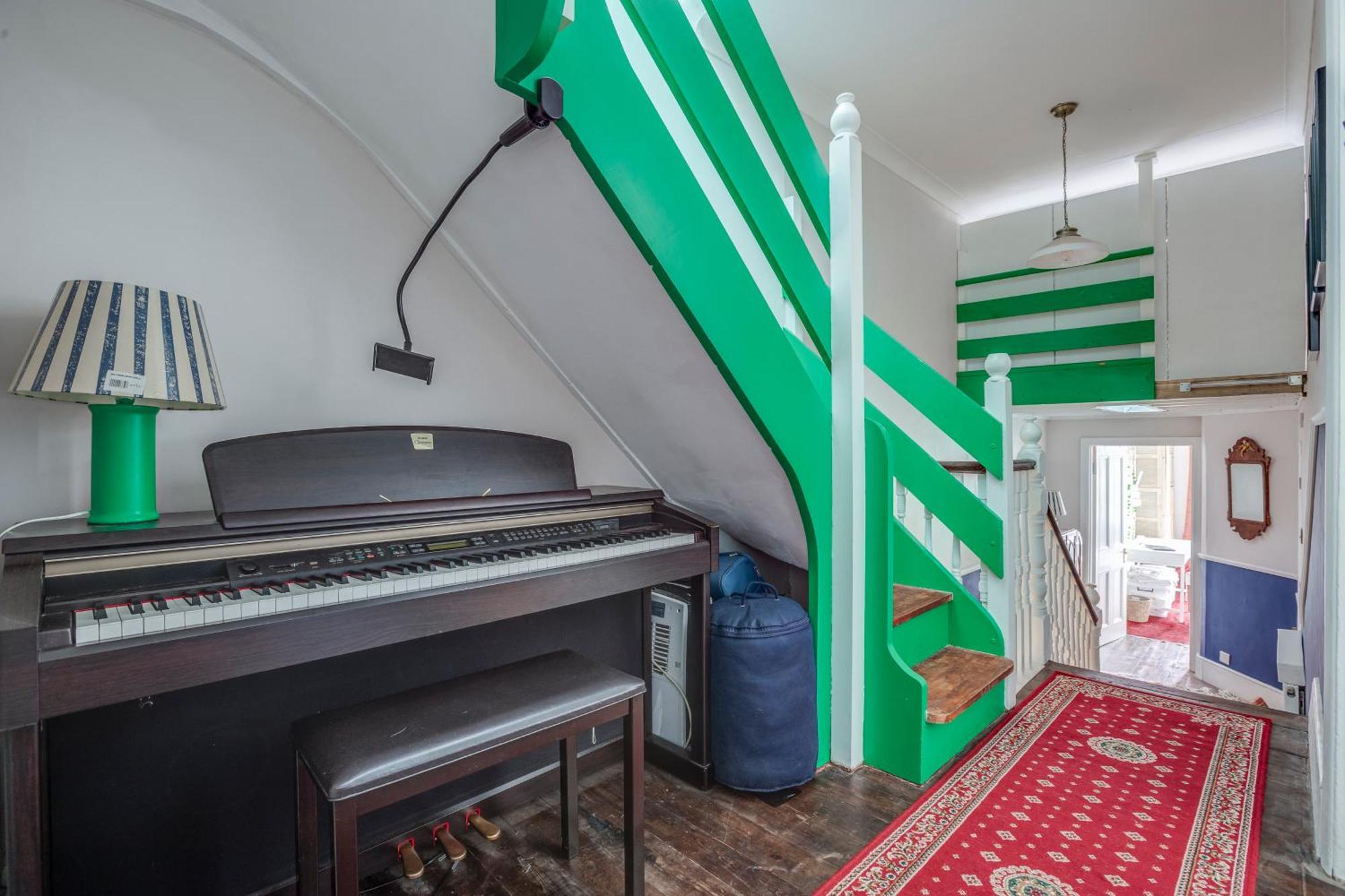 Classic House & Garden 25mins From Museums Londra