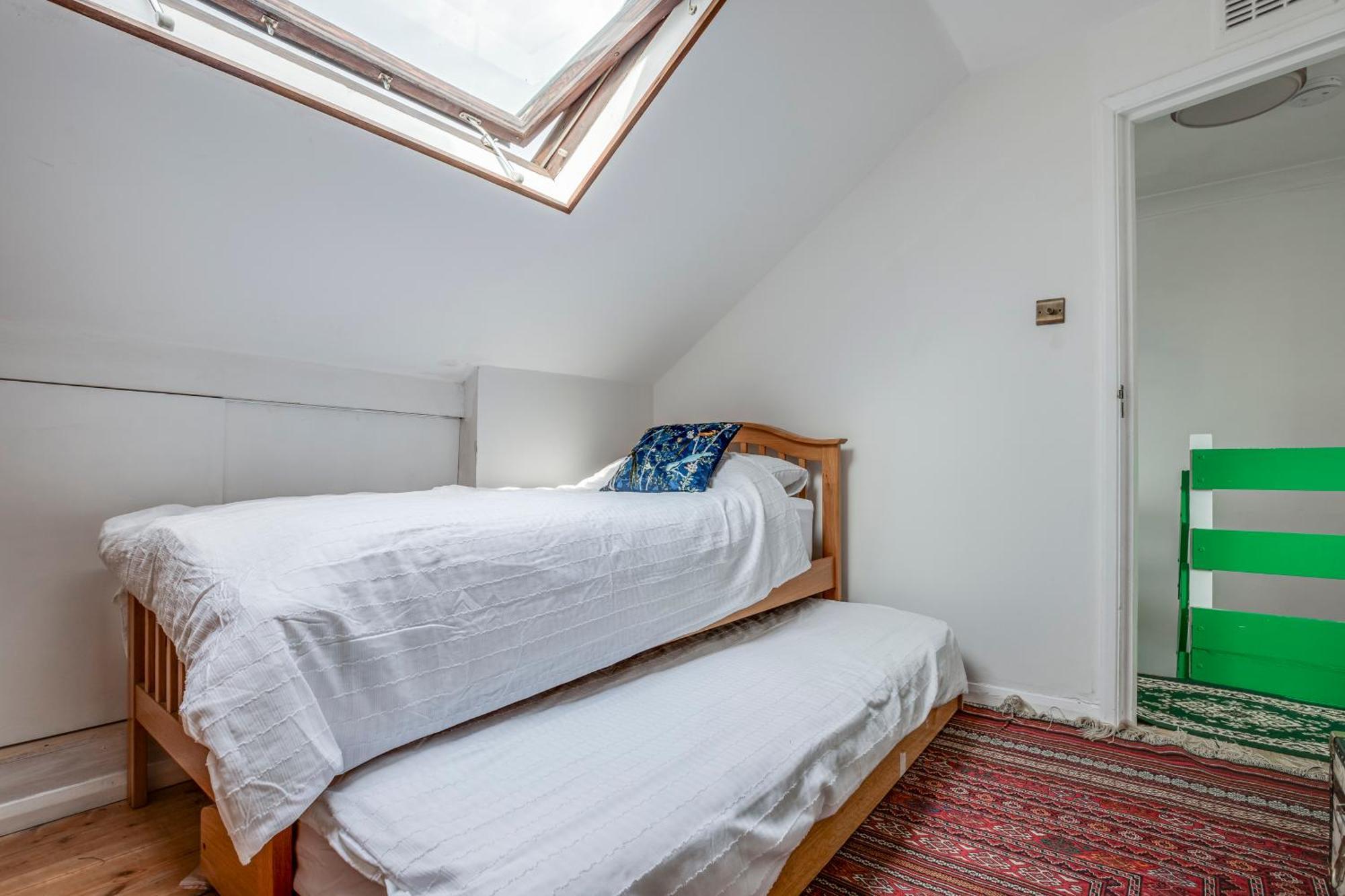 Classic House & Garden 25mins From Museums * Londra